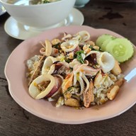 เมนูของร้าน ครัวแม่ฬา โคตรกะเพราปูหัวหิน