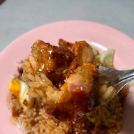 ข้าวหมูแดงบ้านแซ่