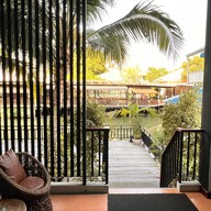 ไม้แก้ว ดำเนิน รีสอร์ต