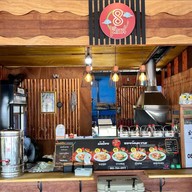 ผัดไทย 8 เซียน (ซอยวัดมะขาม) (ร้านหยุด 6-19 ธ.ค.)