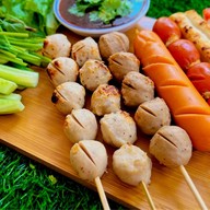 ลูกชิ้นปิ้ง  โครตผัก 🍡🥬🥒  ไก่ทอด~แมลงทอด