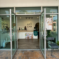 หน้าร้าน Arocha Choux & Dessert เพชรเกษม