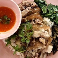 ข้าวขาหมูเฮียซ้าย ข้าวขาหมูเฮียซ้าย