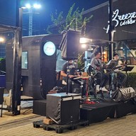 แจ็คกี้ ซีฟู้ด อิมแพ็ค เลคฟร้อนท์, ริมทะเลสาบเมืองทองธานี