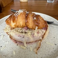 Seven Rabbit Coffee & Tea Pattanakarn 53