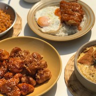 maneefriedchicken - ข้าว ไก่ทอด & ไข่ข้น สาขาสันติธรรม
