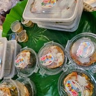 กับข้าว กับปูสาขาบางแสน ข้างร้านก๋วยเตี๋ยวเรือนรกแตกสาขาบางแสน