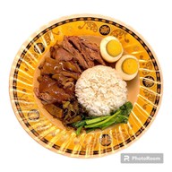 ข้าวขาหมูนายโอว ตลาดชุมพลพาณิชย์