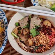 เตี๋ยวเรือน้ามแตก (ครัวขนมตาล ครบเครื่องเรื่องเตี๋ยว)