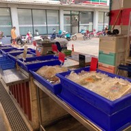 อาหารทะเลสด -แพกุ้งวรัญญา(แพขายเองไม่ผ่านคนกลาง)