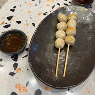 เมนูของร้าน เลือกเส้น เล่นน้ำ @central wOlrd 1