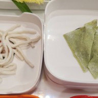 เมนูของร้าน สุกี้ตี๋น้อย ตลาดสดธนบุรี