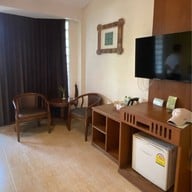 Country Lake View Hotel