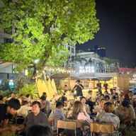 BLACKBEACH อาหารตามสั่ง แซลม่อนสด ของทานเล่น ตลาดเฟิร์สวันตลาดพลู