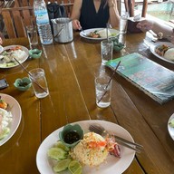 กระชังขนาบน้ำวิวซีฟู้ด