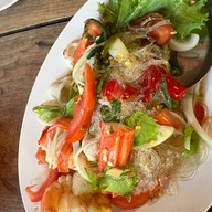 ส้มตำลาว ไก่บ้านย่างเขาสวนกวาง