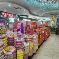 บรรยากาศ ขนมเปี๊ยะนำโชค อร่อยซอย 8 อ่างทอง อ่างทอง