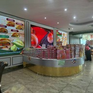 บรรยากาศ ขนมเปี๊ยะนำโชค อร่อยซอย 8 อ่างทอง อ่างทอง