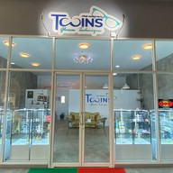 หน้าร้าน ร้านแว่นตา ทวินส์ เทคนิคการแว่น อาคาร TUH Park Plaza (อาคารจอดรถ โรงพยาบาลธรรมศาสตร์เฉลิมพระเกียรติ)