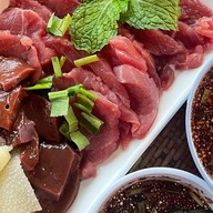 ข้าวหมูทอดพุงกาง ตลาดต้นตาล