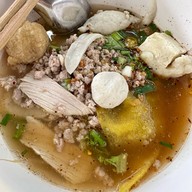 เมนูของร้าน เป็ดย่างเจ๊เกียงบางรัก