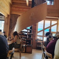 บรรยากาศ มัช แอนด์ เมลโล่ว์ กระบี่