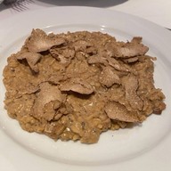 Isola by Signor Sassi ปทุมวัน