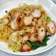 เมนูของร้าน หอมดีหมี่เกี๊ยว ป้อมปราบศัตรูพ่าย (Pom Prap Sattru Phai)