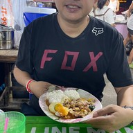 ตำนานขาหมู100ล้าน กาดวรุณ