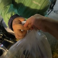 แมวแซ่บ ยำลูกชิ้นปลา น้ำยำพริก 2 สวน ซอยศรีบุญเรือง1 ปากซอยสงวน13