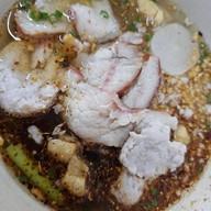 ผัดไทยลุงเคน ข้าวขาหมู หอยทอด ขนมผักกาด ก๋วยเตี๋ยวหมู
