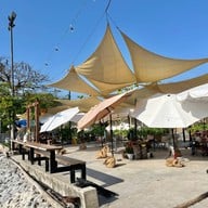 เมนูของร้าน Tiny Island Cafe