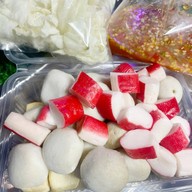 แมวแซ่บ ยำลูกชิ้นปลา น้ำยำพริก 2 สวน ซอยศรีบุญเรือง1 ปากซอยสงวน13