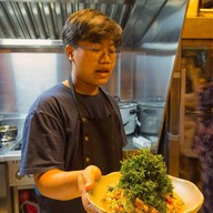 เมนูของร้าน ร้านเพลิน ซอย สมคิด