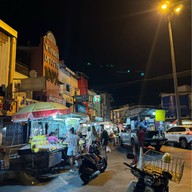 ตลาดน้ำพุ