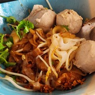 เมนูของร้าน ก๋วยเตี๋ยวบ้านดง