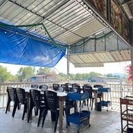 ท่าเรือลุงหมีซีฟู้ด