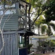 MIDDLE MAN roastery & coffee NARATHIWAT