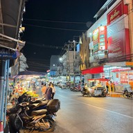 ตลาดน้ำพุ
