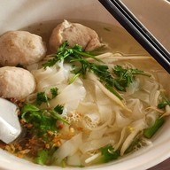 เมนูของร้าน ก๋วยเตี๋ยวบ้านดง