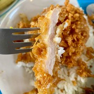 แชมป์ข้าวหมูทอด สูตรนายเบียร์ พัทยา พัทยา