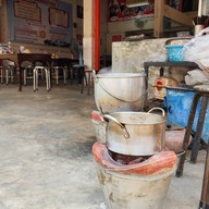 บรรยากาศ ก๋วยเตี๋ยวบ้านดง