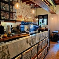 Farm to Table ไฮด์เอาท์