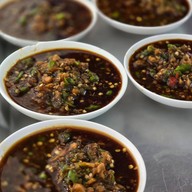 ข้าวมันไก่เจ๊แอ้ว -