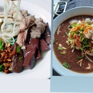 หนึ่งหก ก๋วยเตี๋ยวหมู,เนื้อ,ไก่,ก๋วยจั๊บญวน,ส้มตำ
