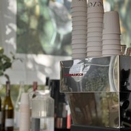 Tweez Coffee สาขาคลังอาวุธ, อุบลฯ