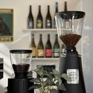 Tweez Coffee สาขาคลังอาวุธ, อุบลฯ