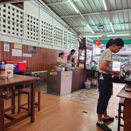 บรรยากาศ ก๋วยเตี๋ยวหมูนายตึ๋งเจ้าเก่า -
