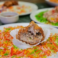 ตงเพ้ง Charlie's by Tong Peng พระรามสี่