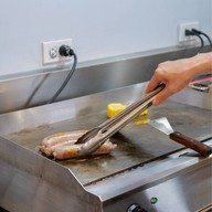 Holli Bolli, Radisson Suite Bangkok